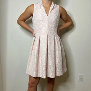 Vince Camuto pink bonded lace fit in flair summer dress. Size 4.